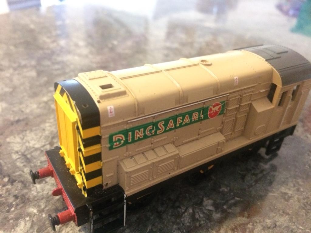 hornby dino safari